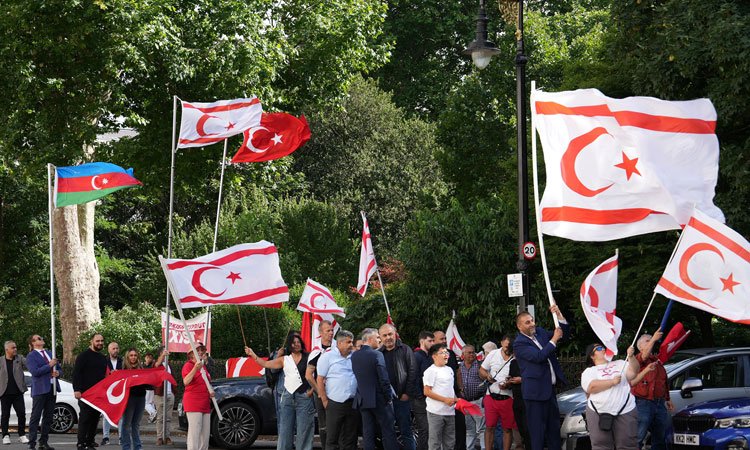 “Kıbrıslı Türkler, barışçıl bir duruş sergiledi”